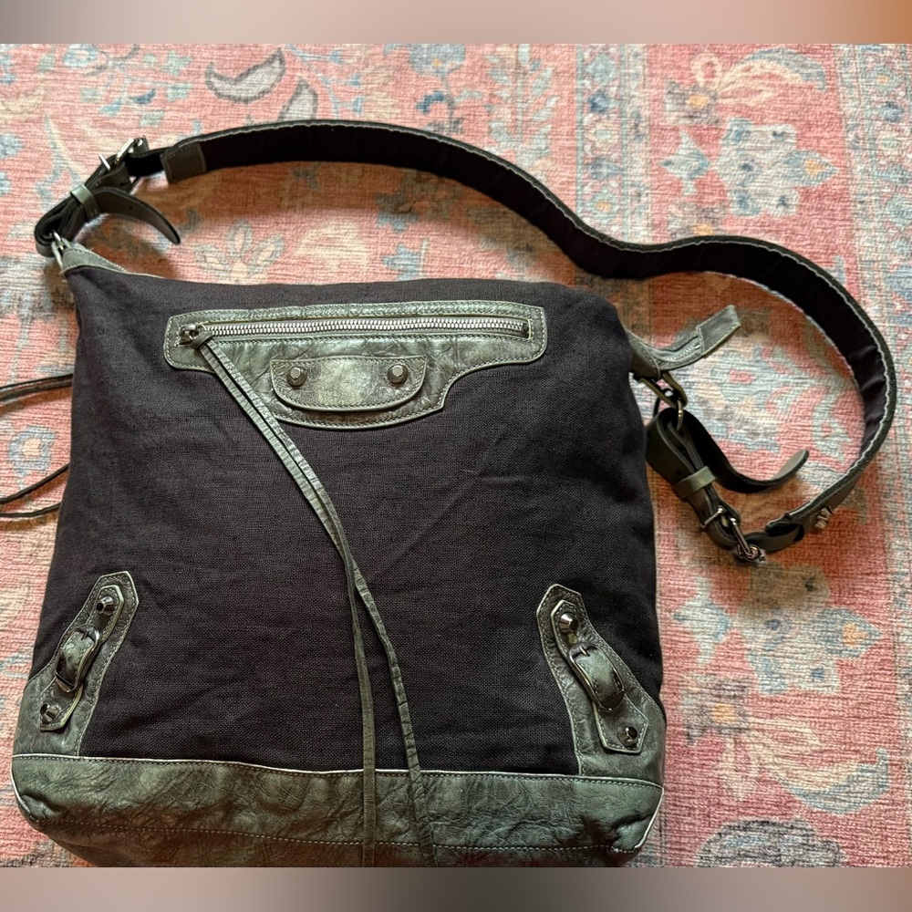 Balenciaga Crossbody Messenger Day Bag